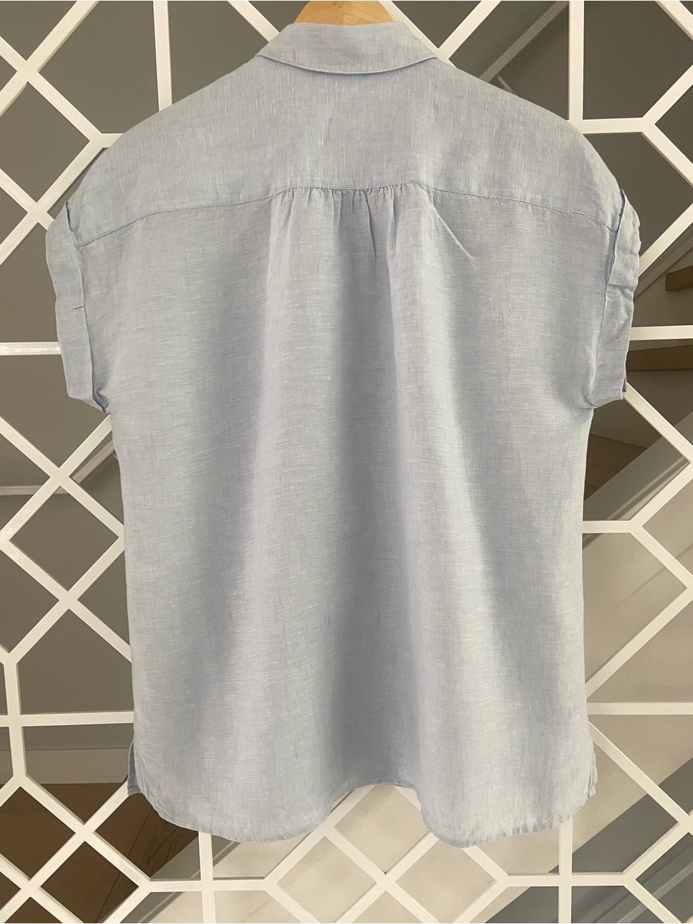 Lord & Taylor 100% Linen Button Up Shirt Light Blue Medium Short Sleeve Top EUC - Picture 3 of 8